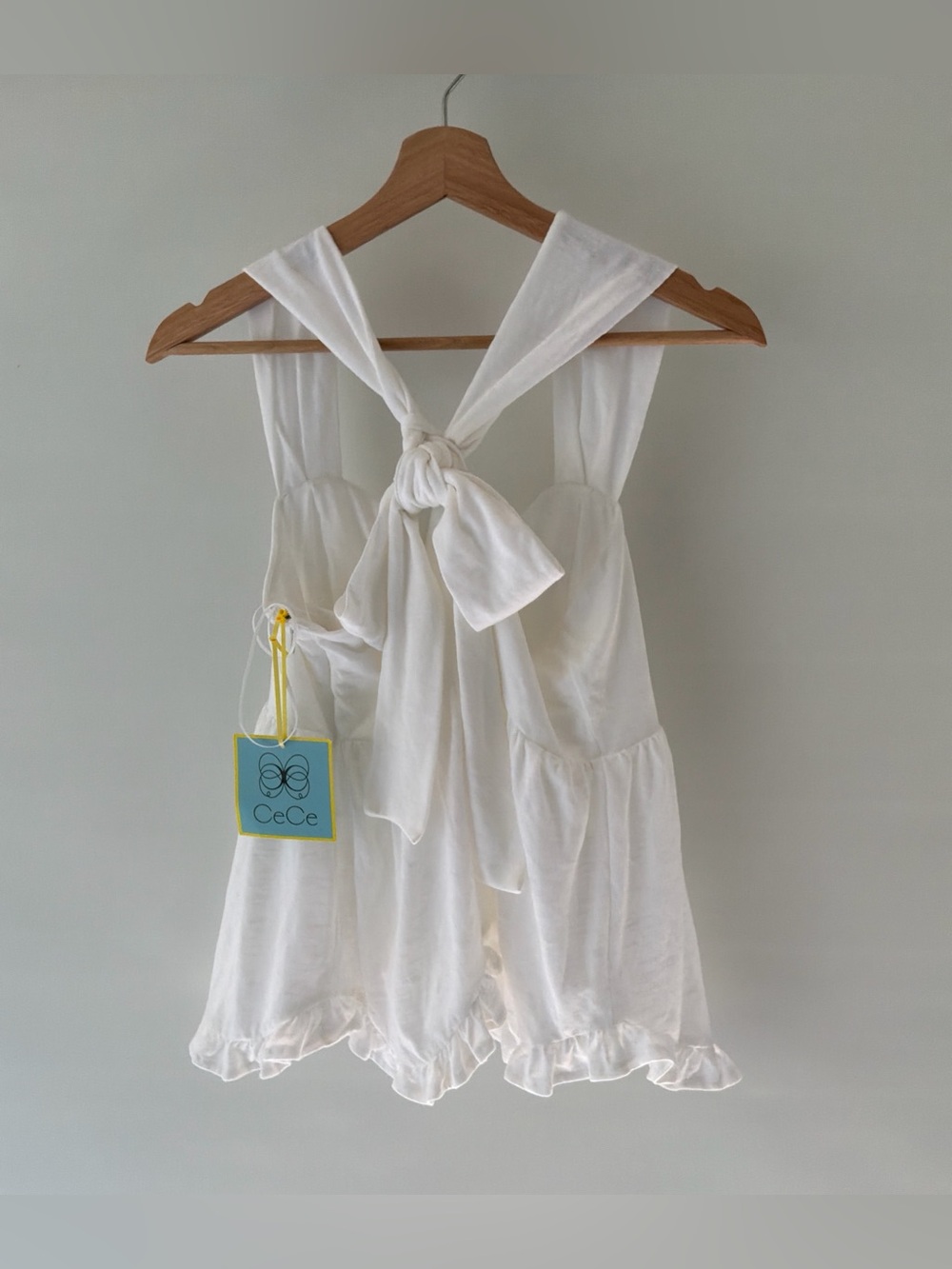 CeCe White Knot-Back Ruffle Top Size M - Picture 3 of 9